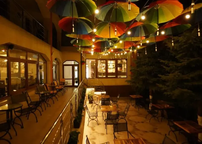 Complex Marinn بيت ضيافة كوستِنيست