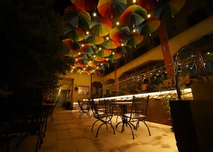 Complex Marinn كوستِنيست