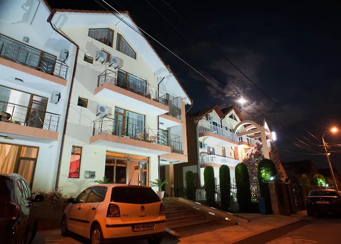 Complex Marinn بيت ضيافة كوستِنيست